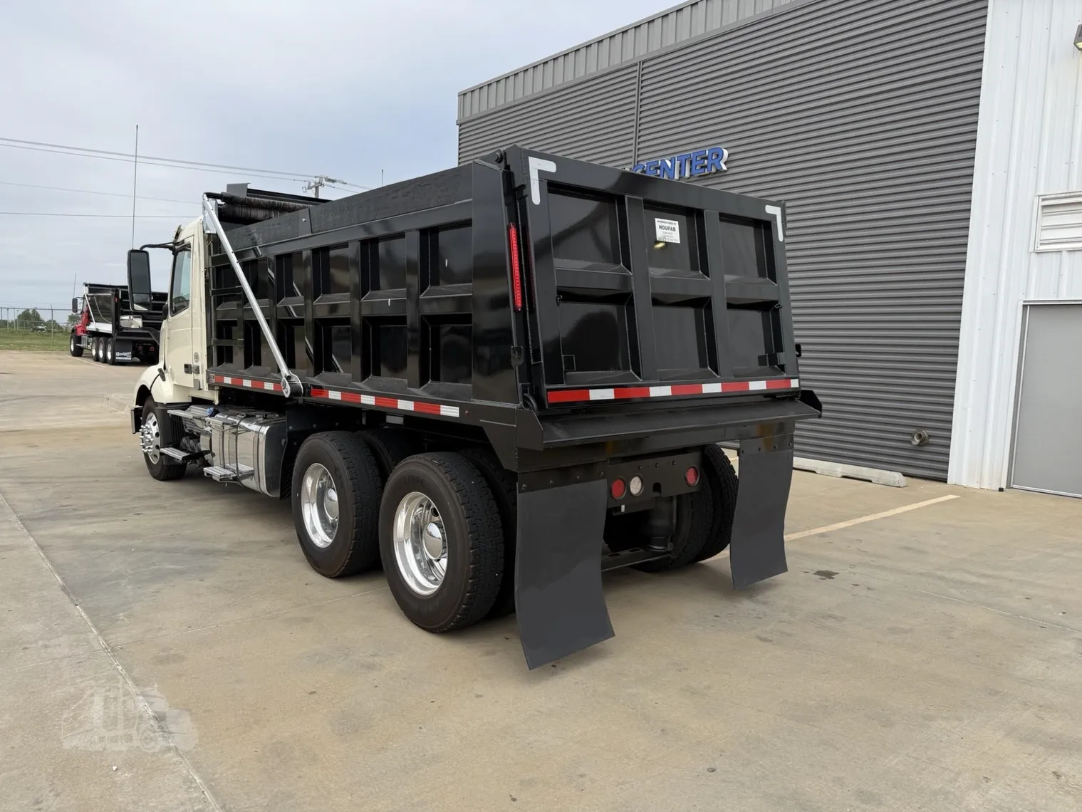 
								2021 VOLVO VNL64T300 full									