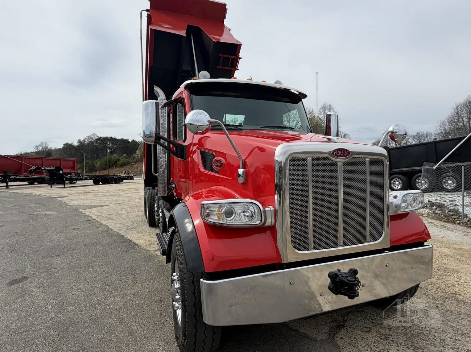 
								2022 PETERBILT 567 full									
