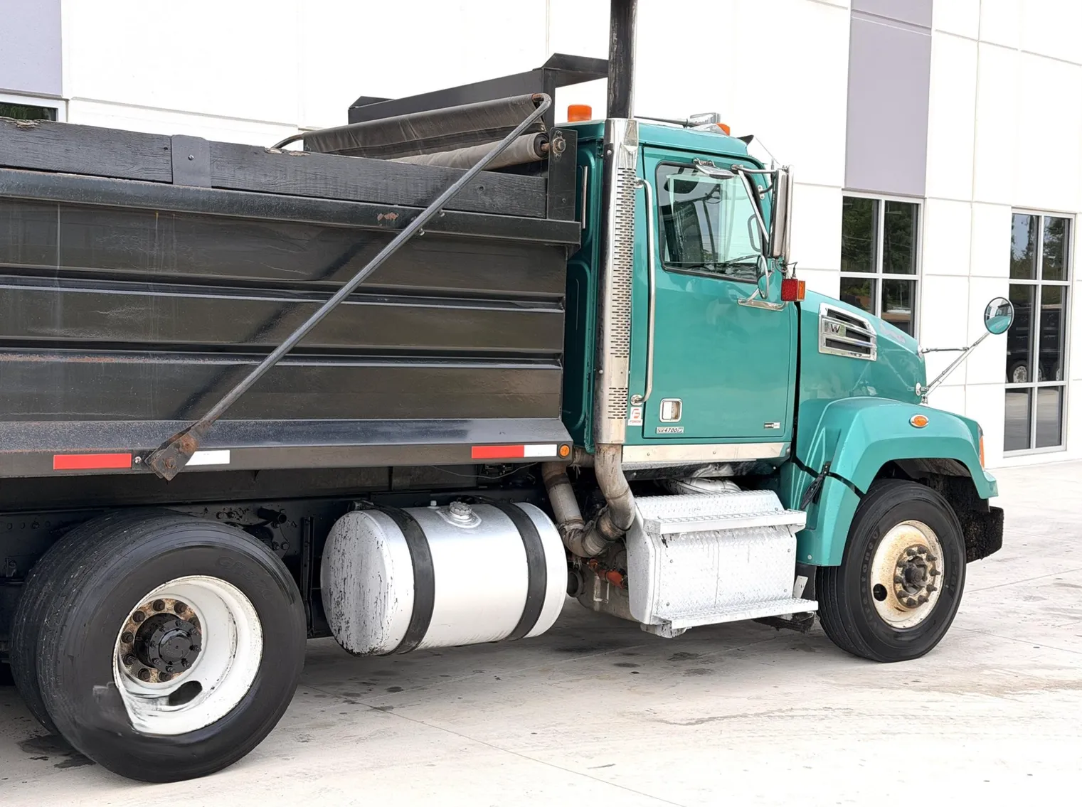 
								2015 WESTERN STAR 4700 full									