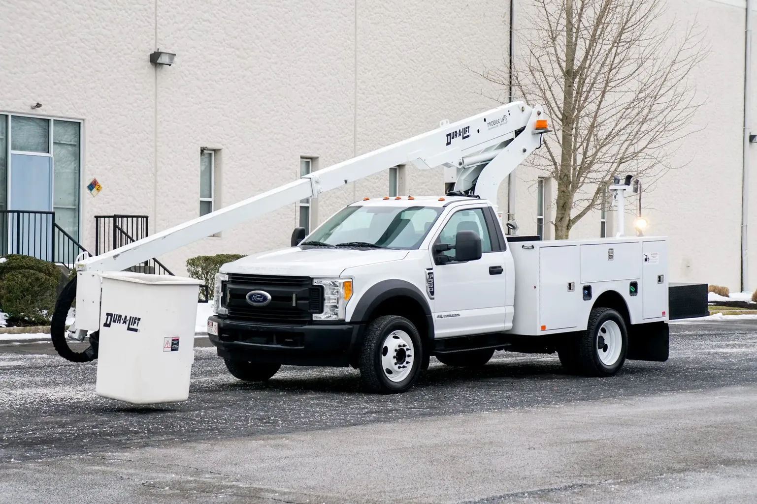 
								2017 Ford F-550 Super Duty XL full									
