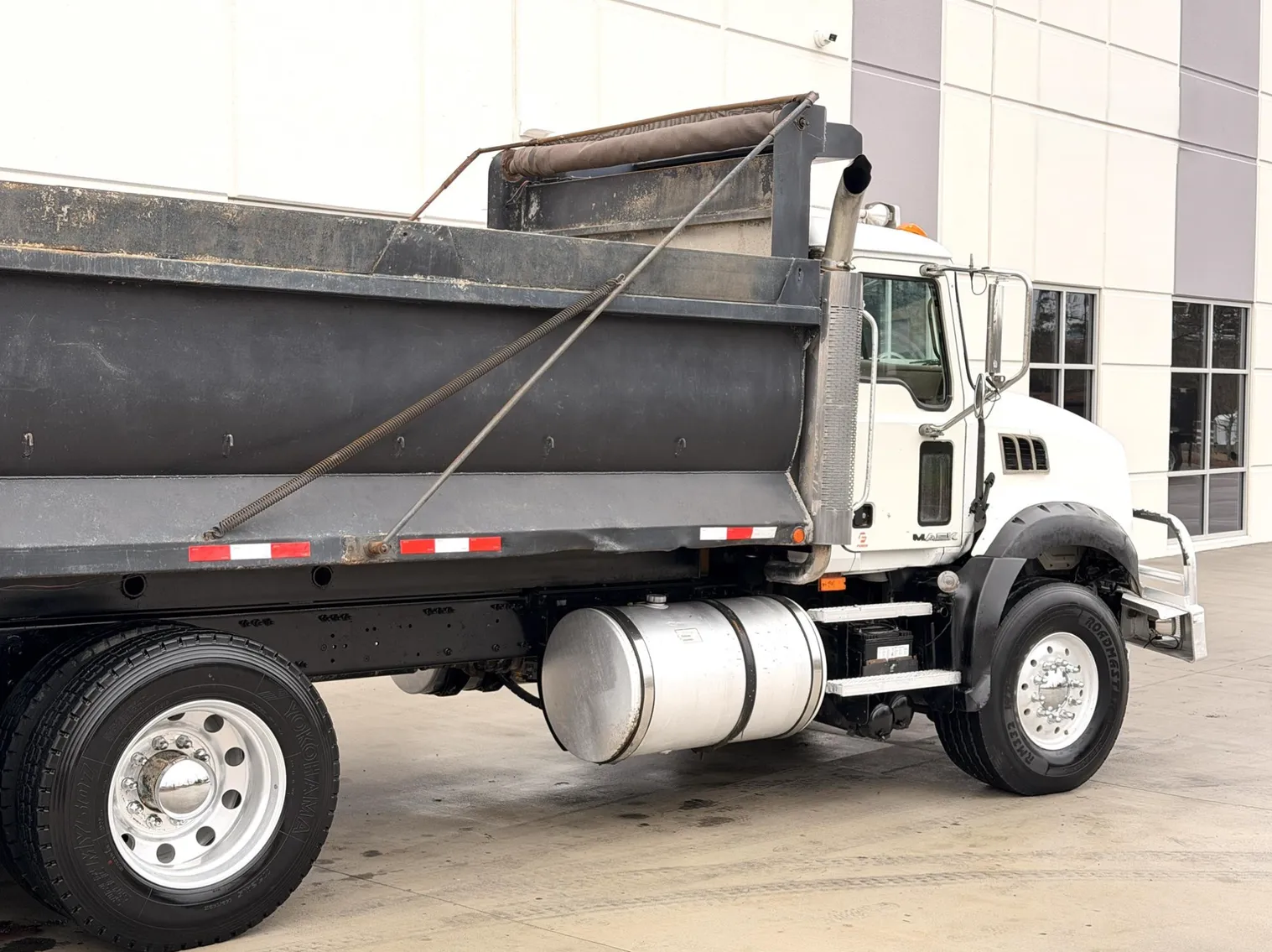 
								2006 MACK Granite CT713 full									