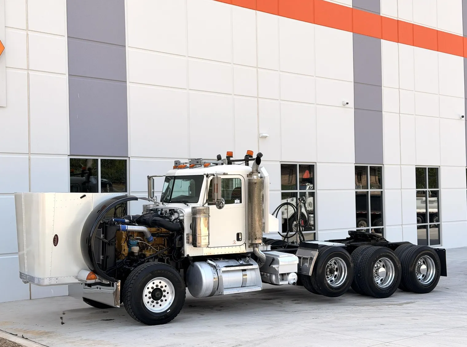 
								2006 Peterbilt 379 full									