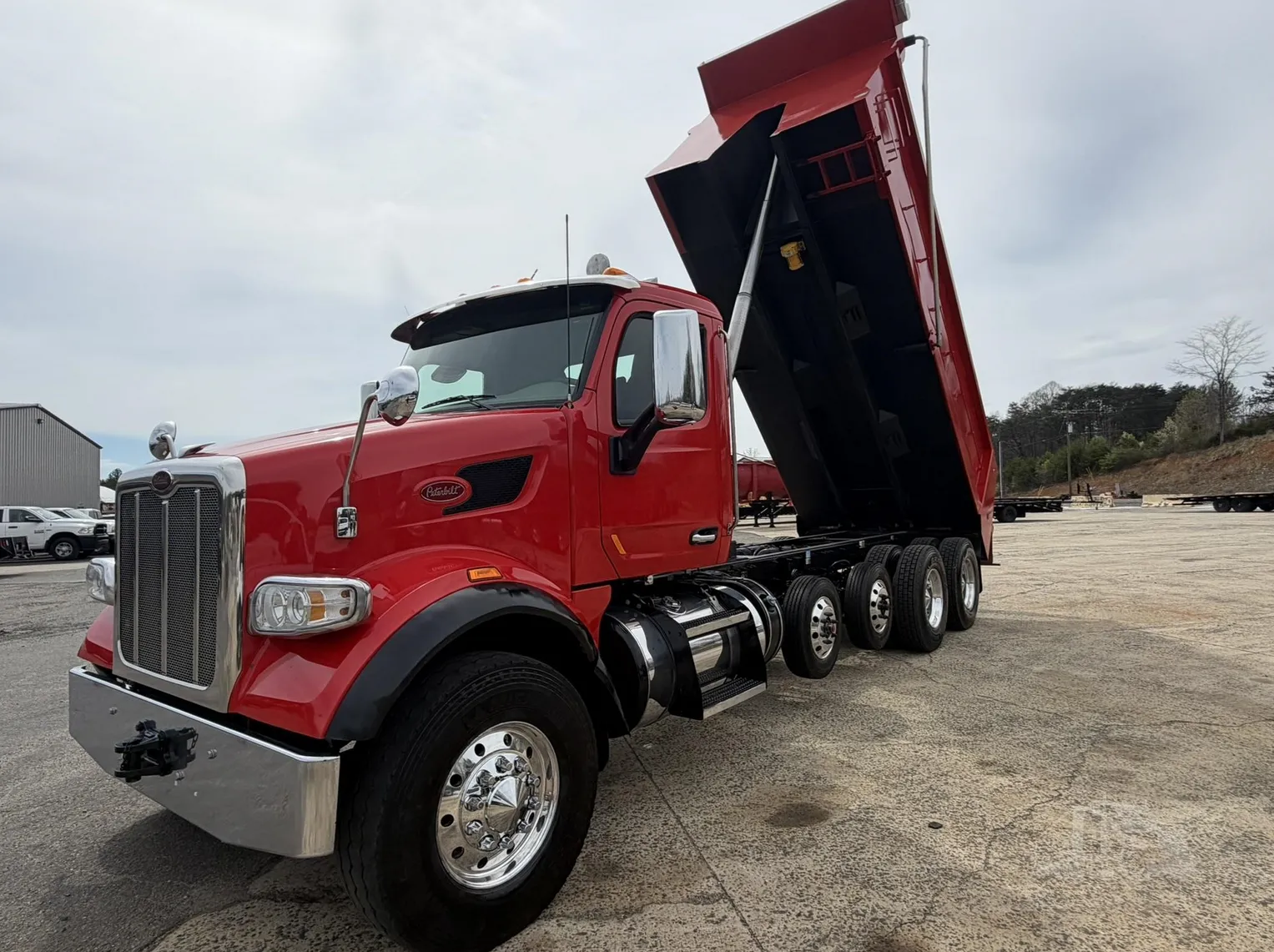 
								2022 PETERBILT 567 full									