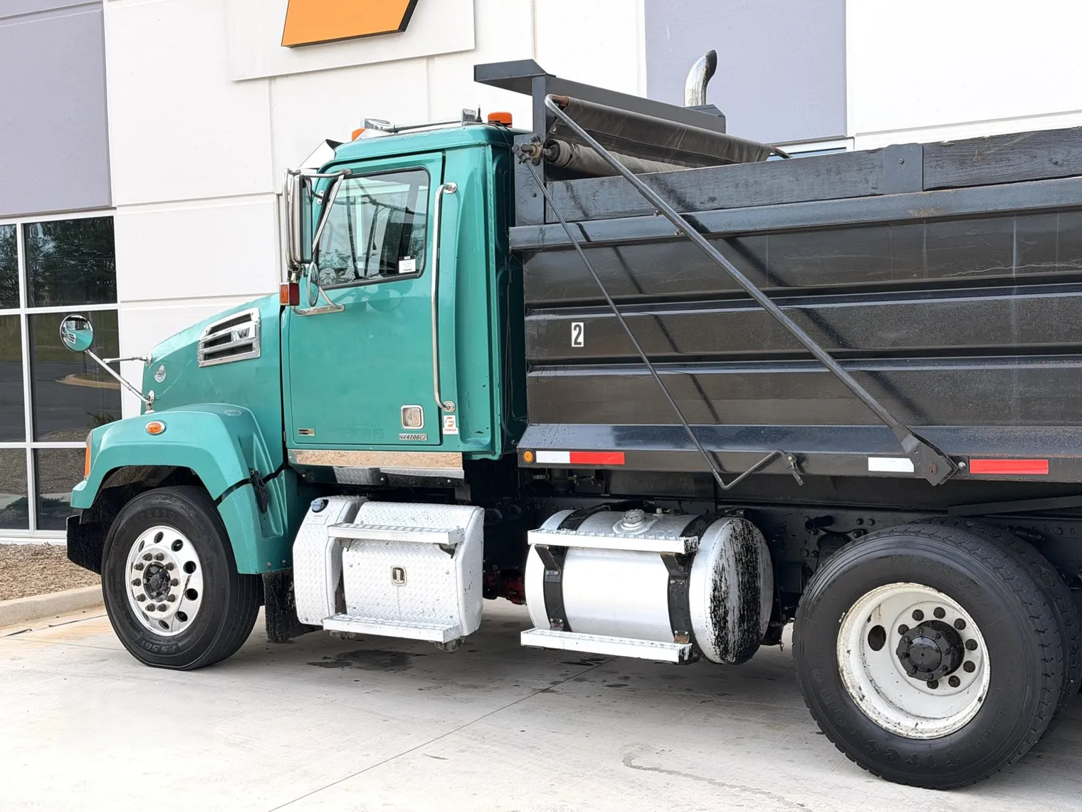 
								2015 WESTERN STAR 4700 full									