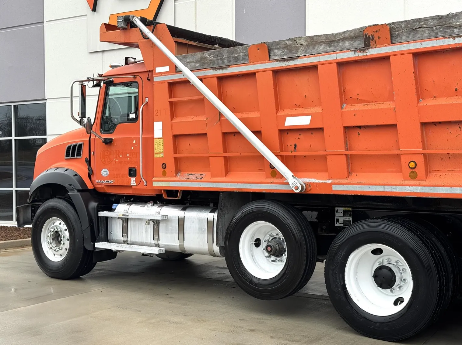 
								2016 MACK Granite GU813 full									