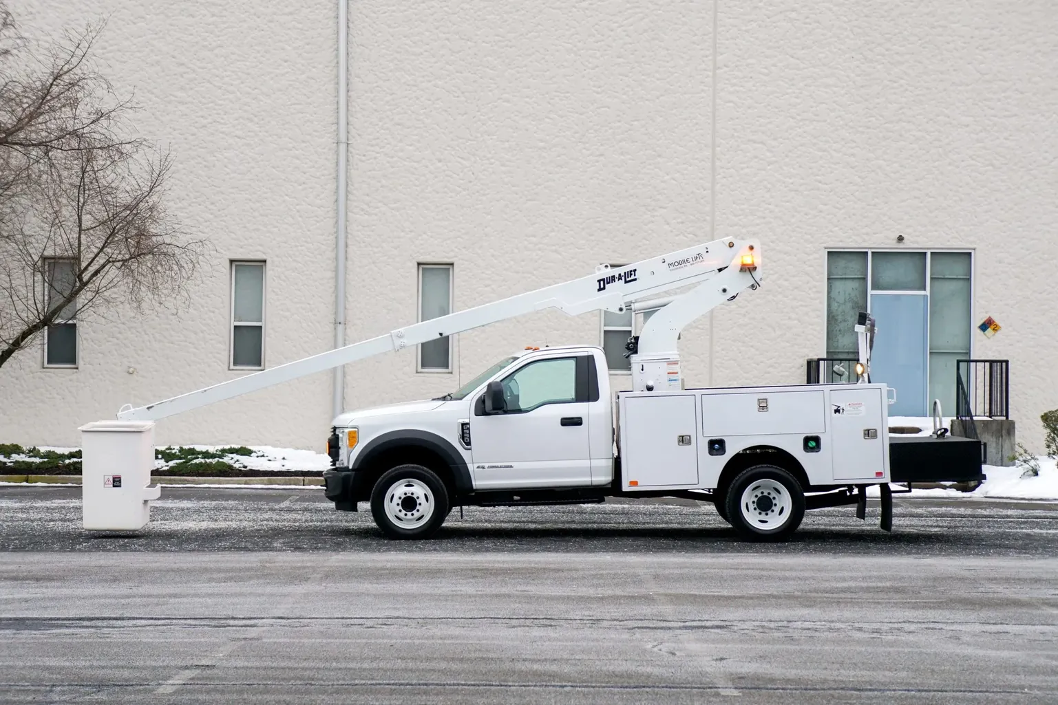
								2017 Ford F-550 Super Duty XL full									